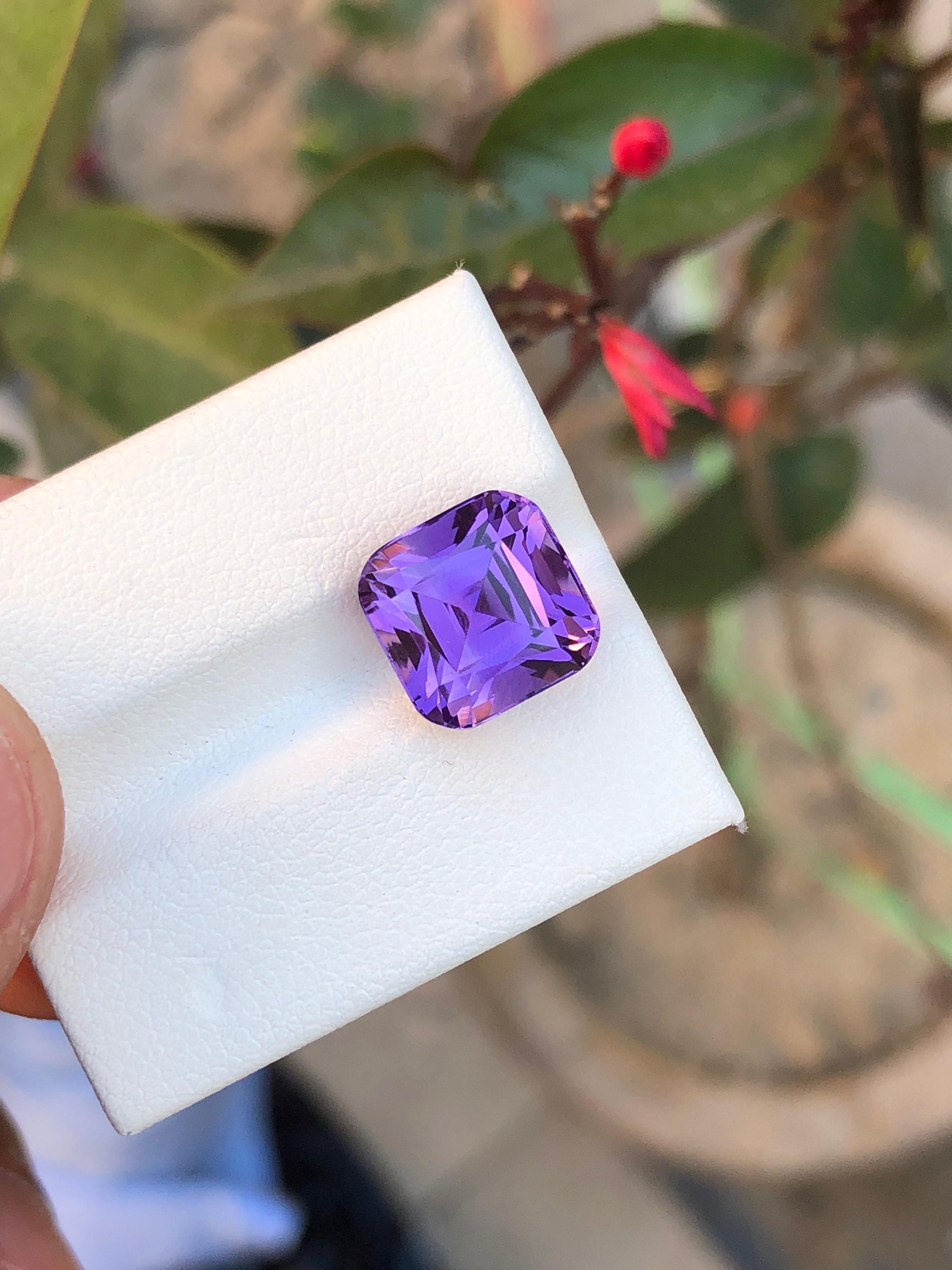 Stunning Amethyst Gemstone for Sale – 5.05 Carat Natural Purple Amethyst Secondary image