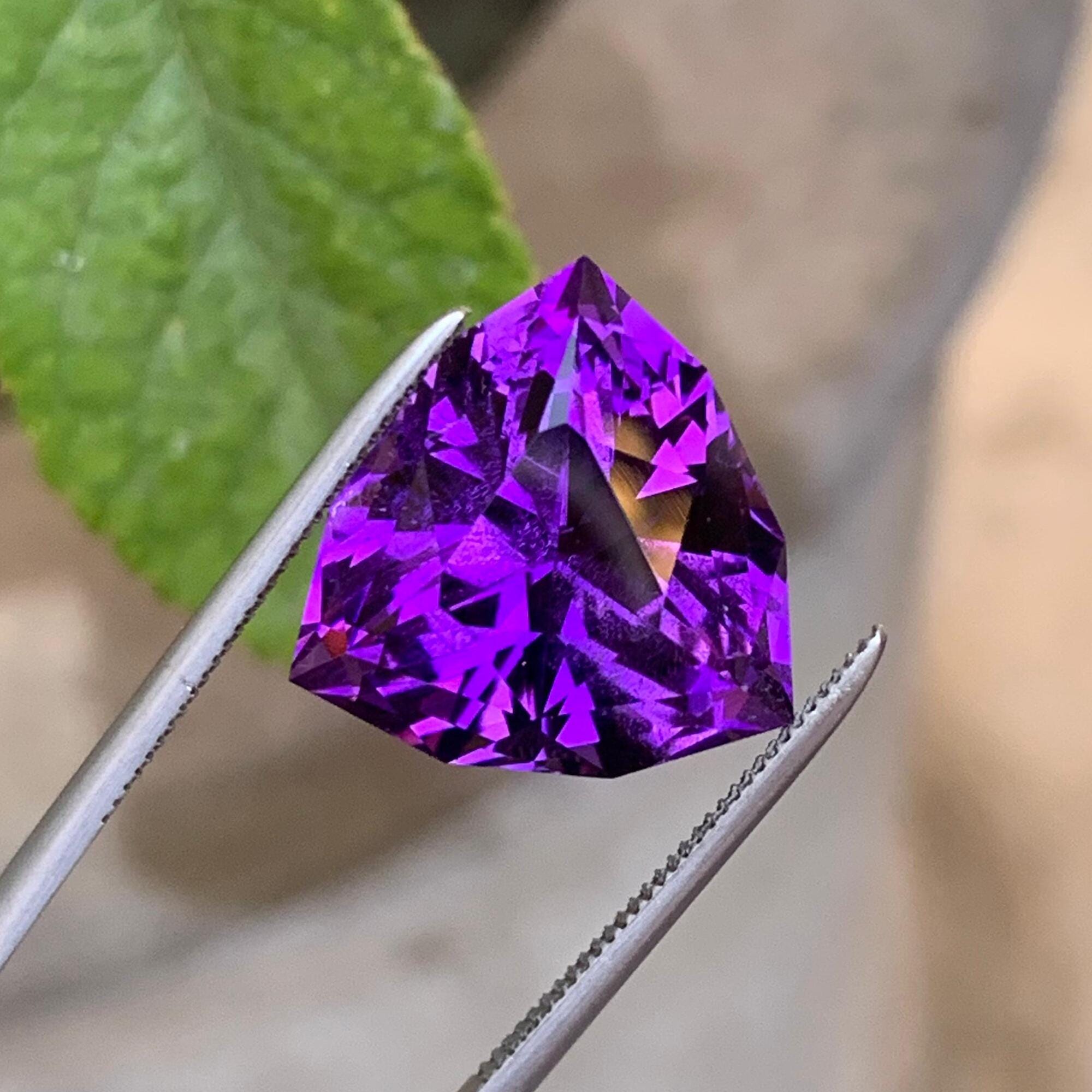 Natural Amethyst Purple Color Gemstone – Faceted Trillion Shape, 11.5 Carats Secondary image