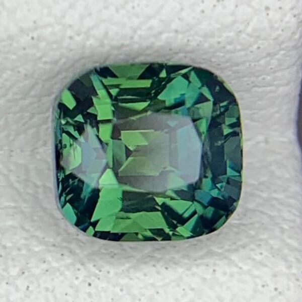 Elegant Natural Blue Green Sapphire 1.47 Carats Main image