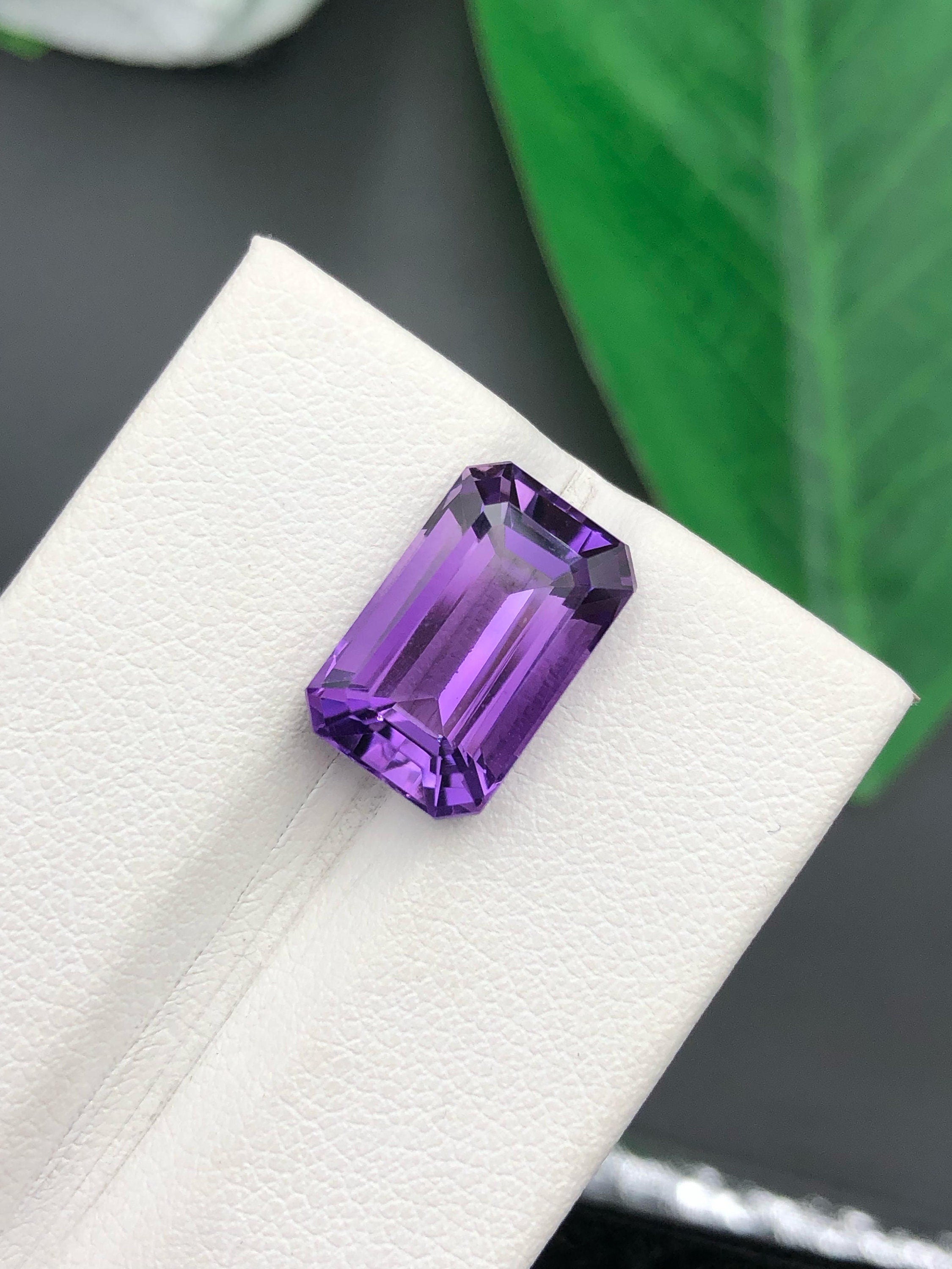 Eye clean amethyst gemstone with excellent cut