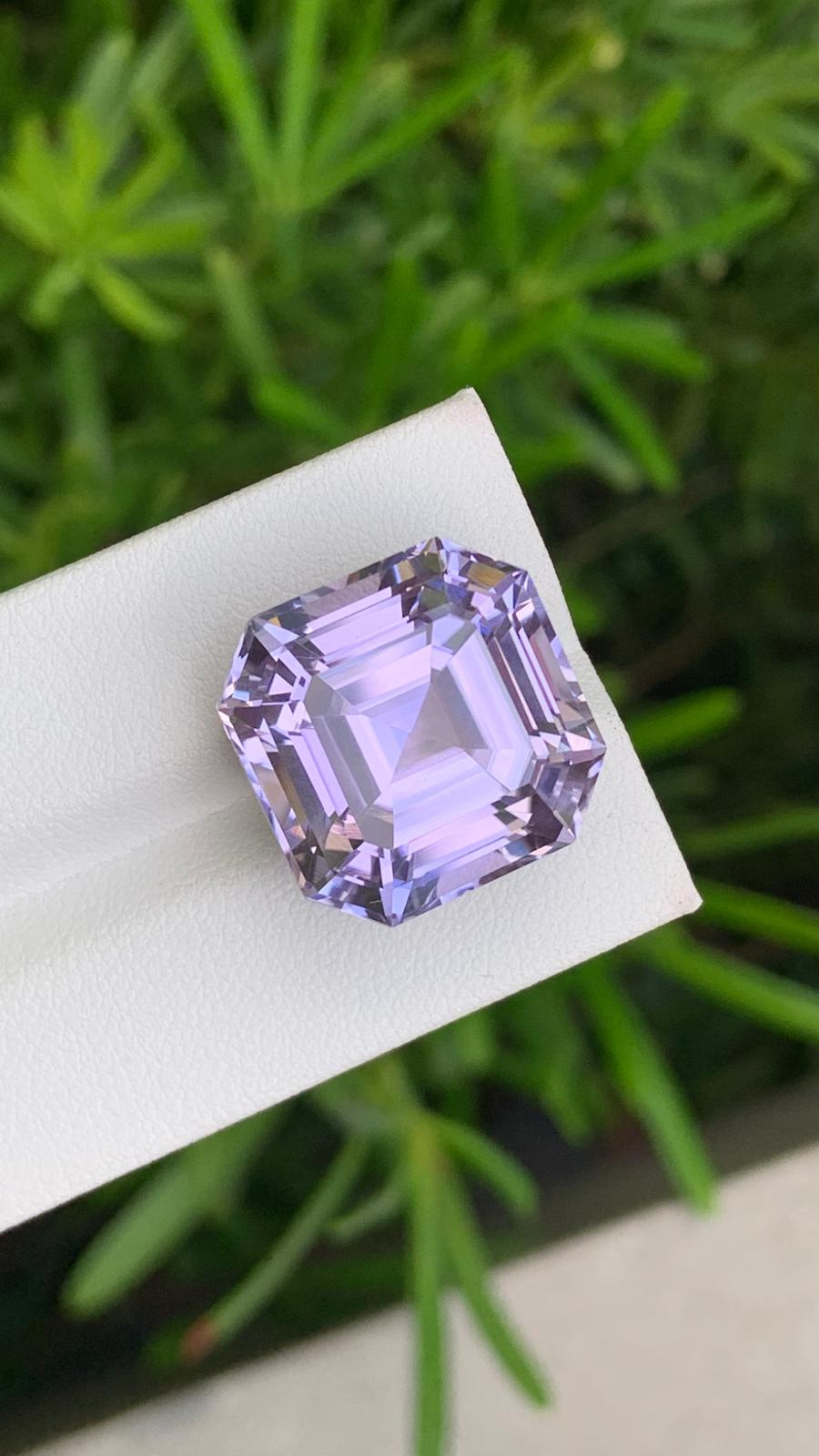 Stunning Natural Kunzite Gemstone Weight 32.45 Carats Natural Purple Kunzite