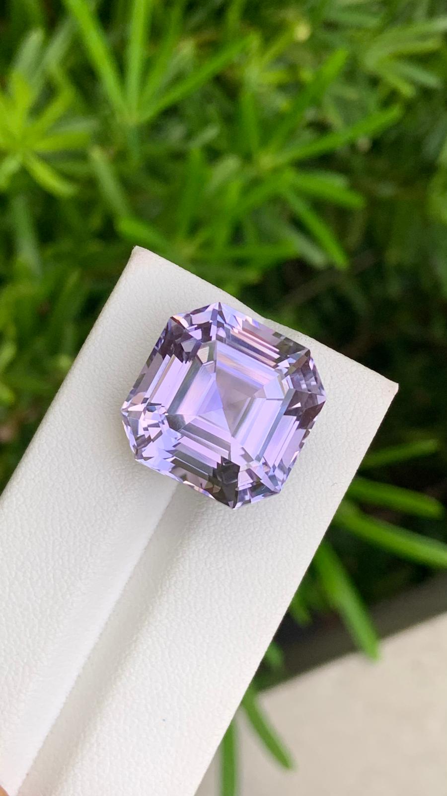 Stunning Natural Kunzite Gemstone Weight 32.45 Carats Natural Purple Kunzite