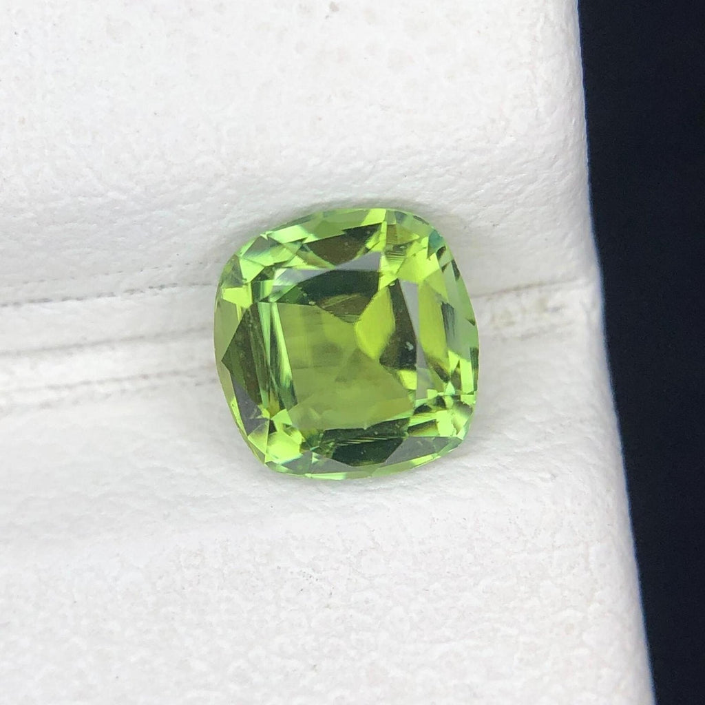 Natural Leaf Green Tourmaline Stone 1.20 Carats