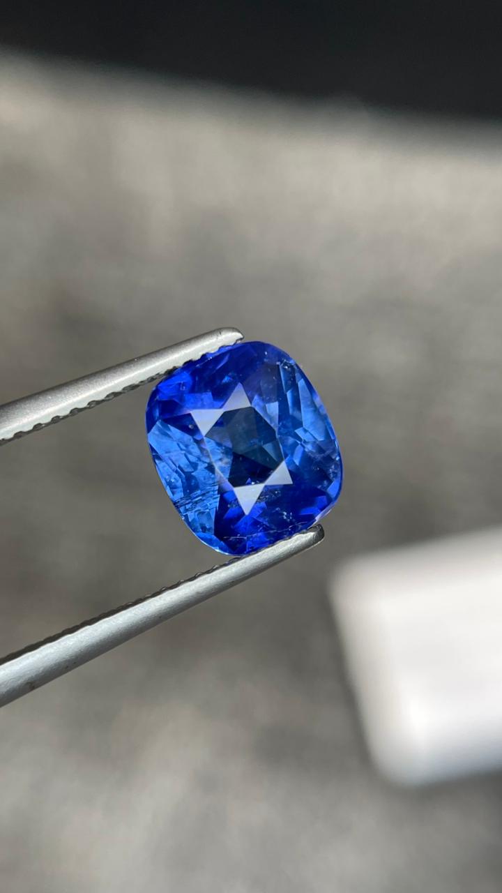3.48 Ct Natural Ceylon Sapphire Rich Royal Blue color Excellent Cushion Cut