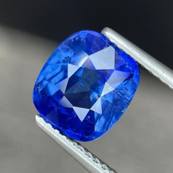 3.48 Ct Natural Ceylon Sapphire Rich Royal Blue color Excellent Cushion Cut