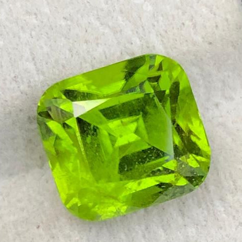 Natural Peridot 6.45 Ct Loose Gemstone Peridot Untreated Green Gem Faceted Peridot for Ring Main image