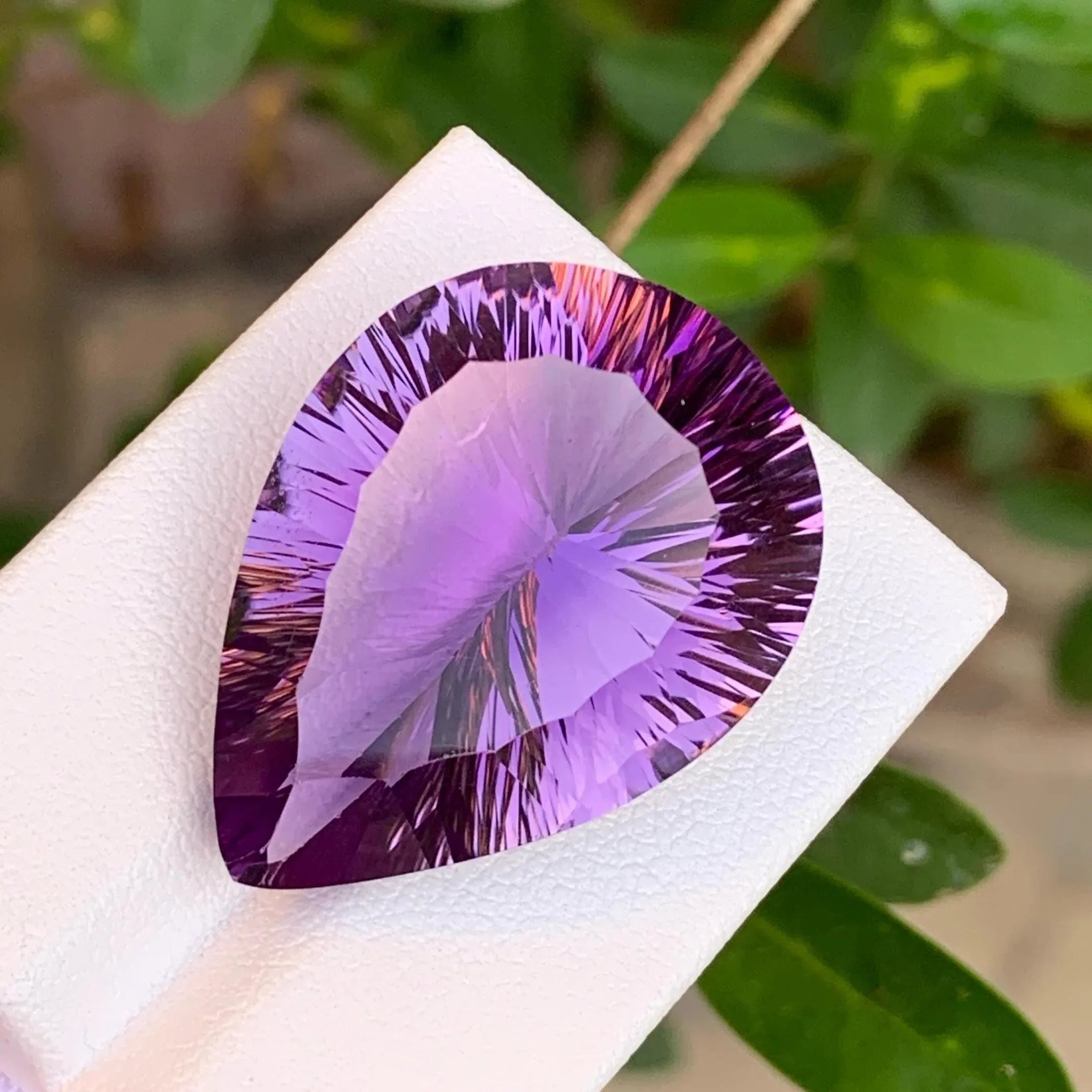Natural amethyst crystal 38.50 carats Main image