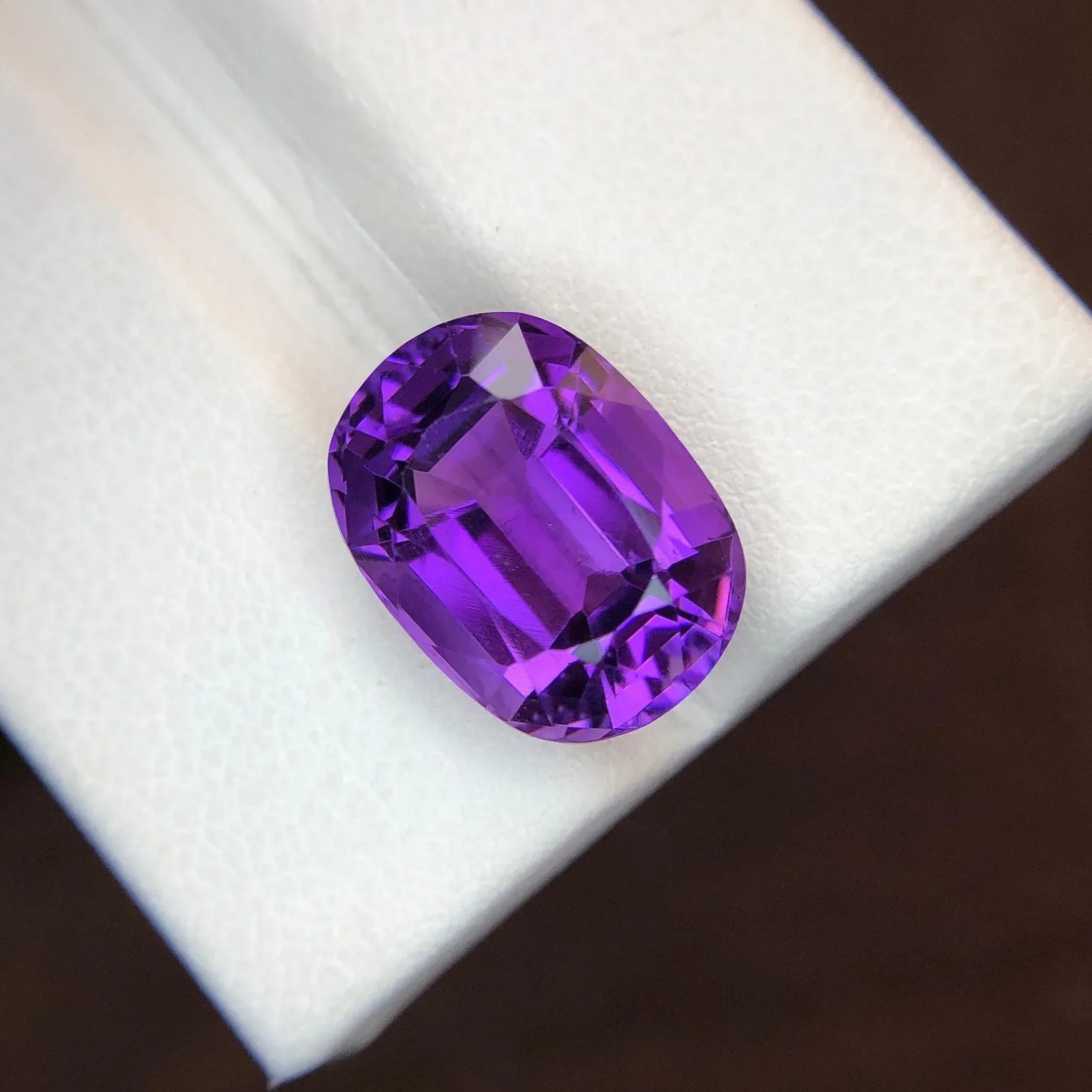 Natural amethyst gemstone 7.10 carat Main image