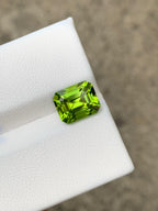 Natural Pakistani Peridot 4.36 Ct Eye Clean Green Gemstone Oval Loose Gem Untreated August Birthstone for Ring Pendant Jewelry