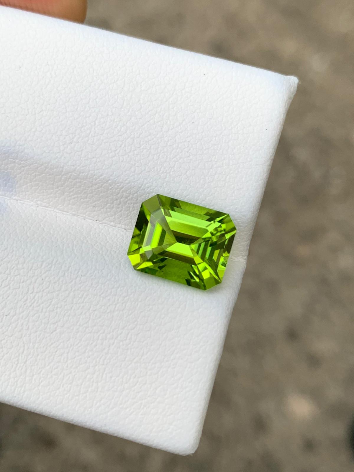 Natural Pakistani Peridot 4.36 Ct Eye Clean Green Gemstone Oval Loose Gem Untreated August Birthstone for Ring Pendant Jewelry