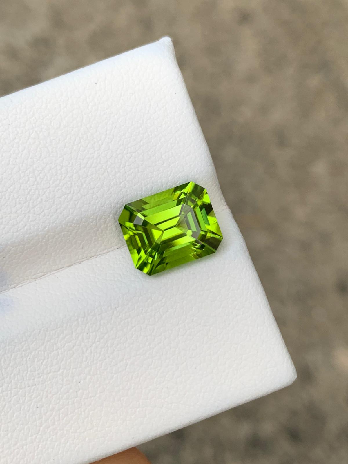 Natural Pakistani Peridot 4.36 Ct Eye Clean Green Gemstone Oval Loose Gem Untreated August Birthstone for Ring Pendant Jewelry