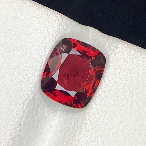 Natural Burmese Red Spinel Gemstone – 1.75 Ct Fine Gem | Untreated Spinel from Burma