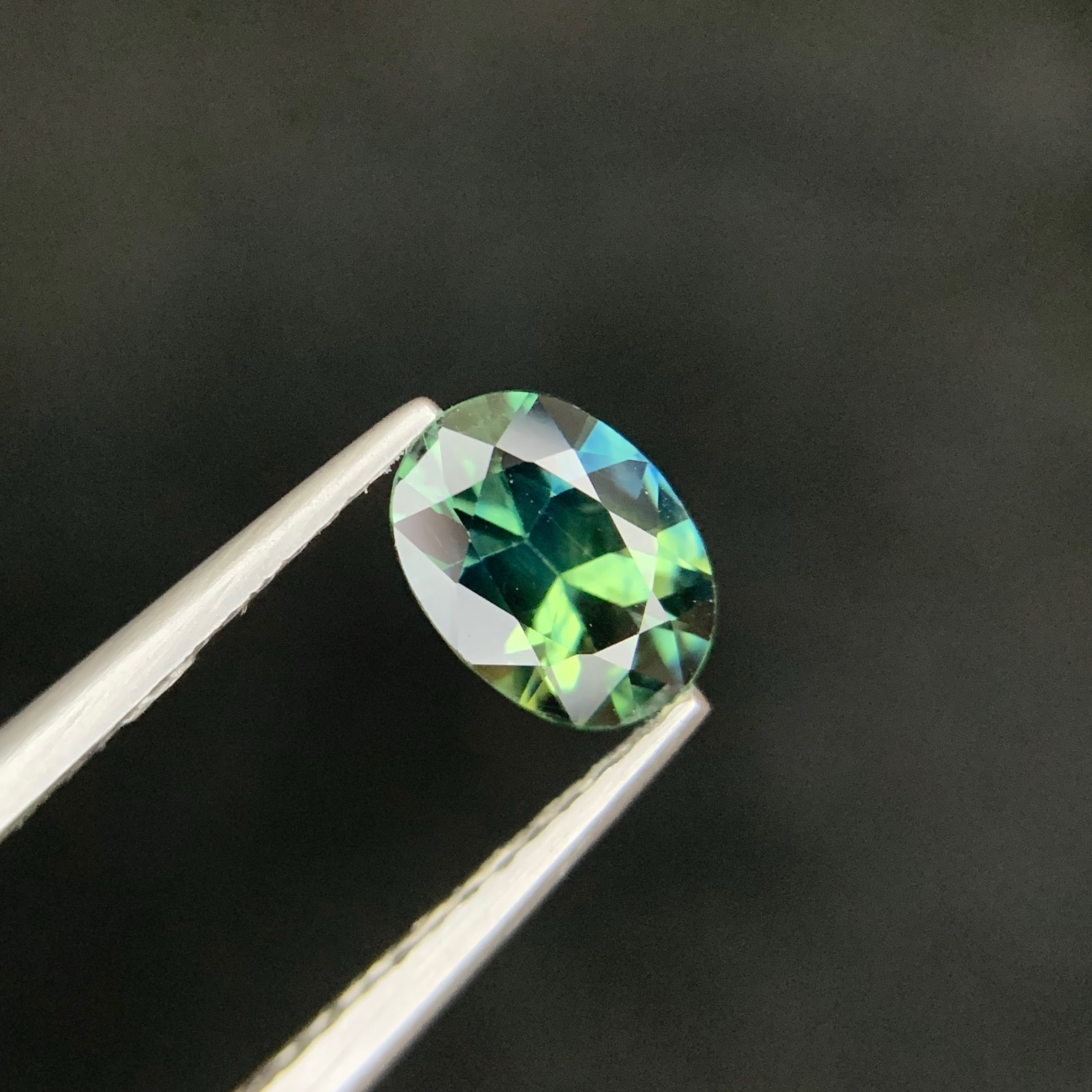 Natural Parti Sapphire 0.92 Ct Sri Lanka Loose Gemstone Eye Clean Heated Fine Jewelry Gem