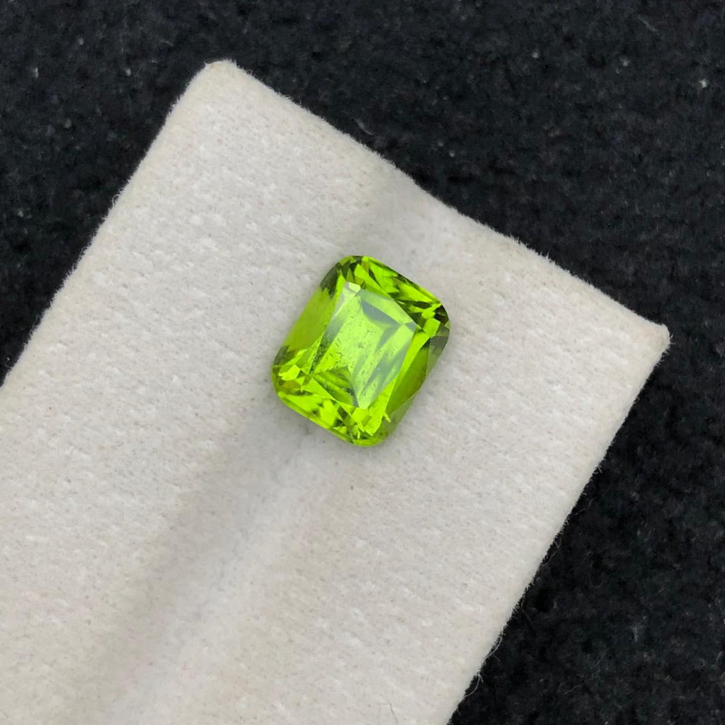 4.0 Carats Fresh Green Natural Peridot From Pakistan August Birthstone