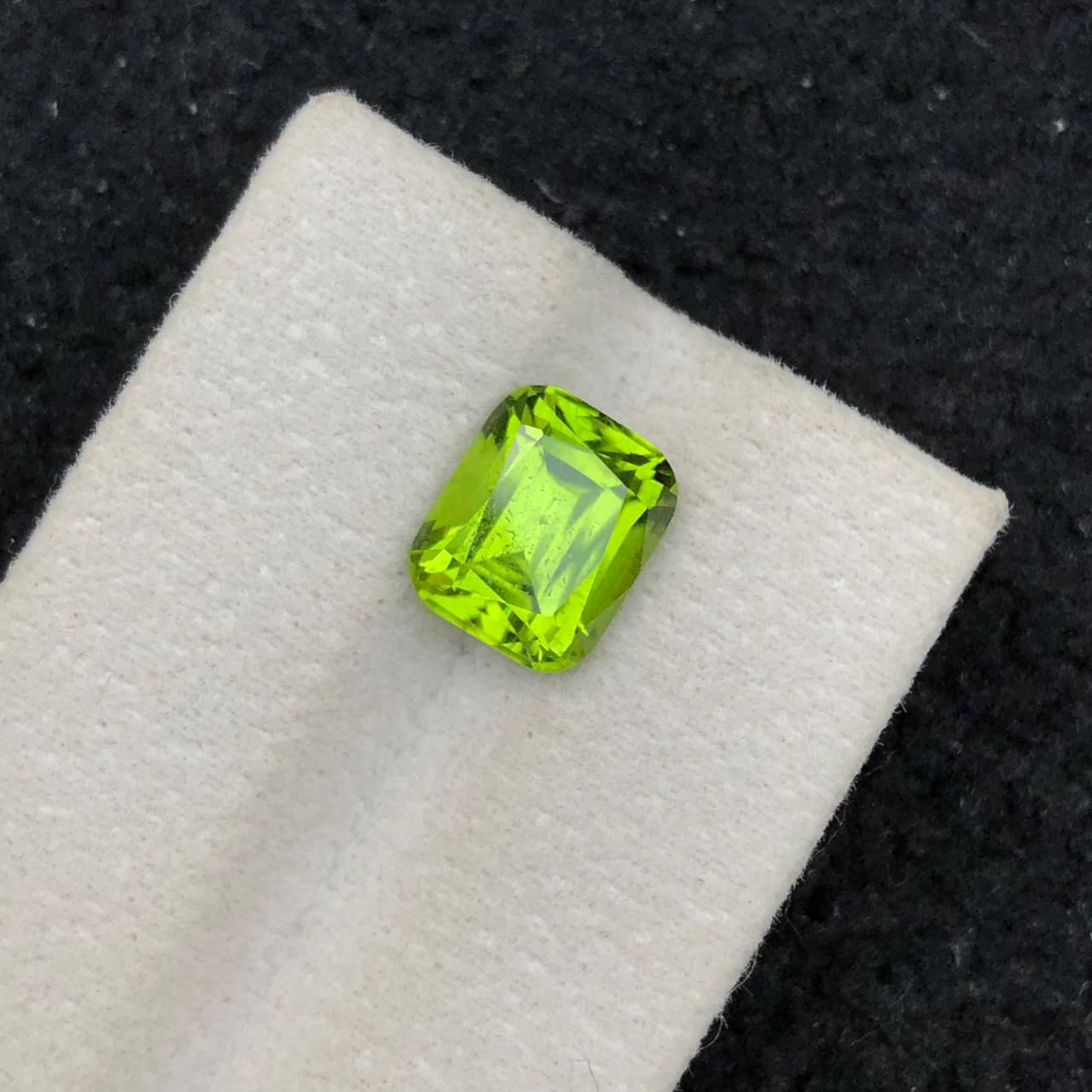 4.0 Carats Fresh Green Natural Peridot From Pakistan August Birthstone