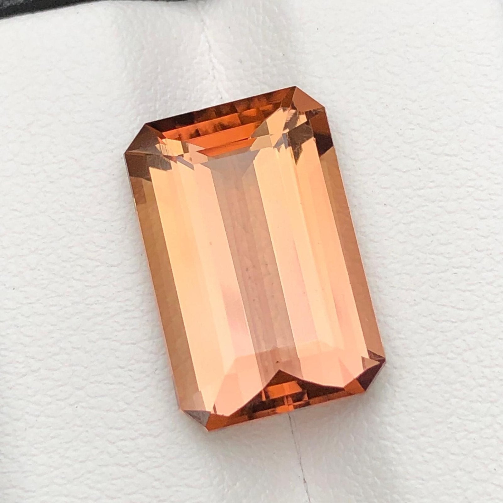 Superb Natural Rare Tourmaline Gemstone 10 Carats Main image