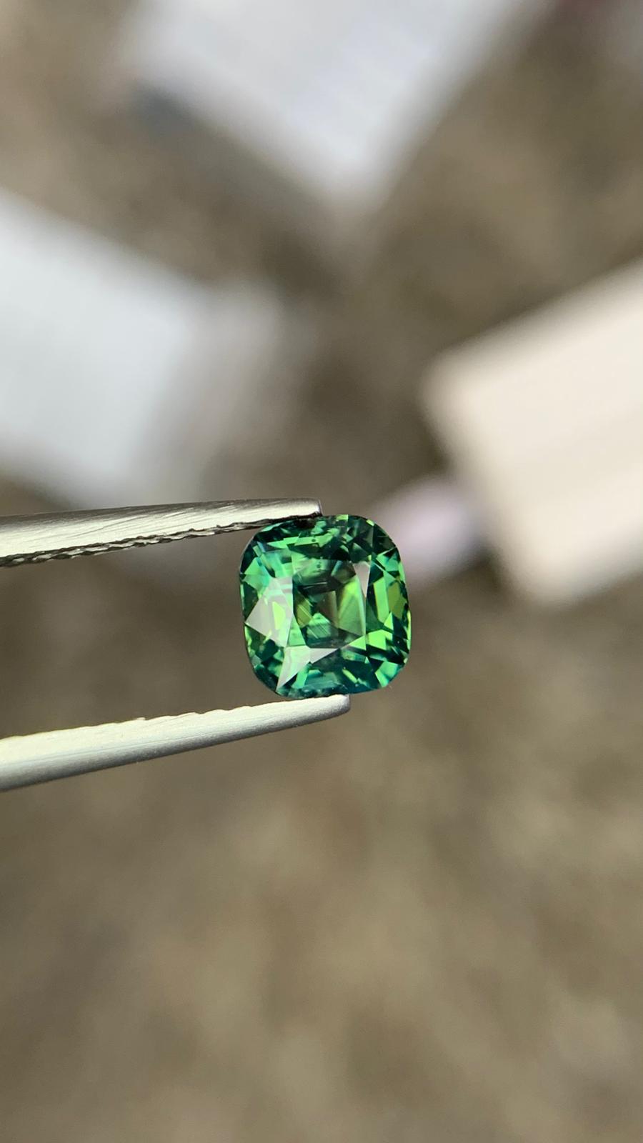 Elegant Natural Blue Green Sapphire 1.47 Carats Loose Gemstone Sri Lanka Sapphire For Jewelry Size