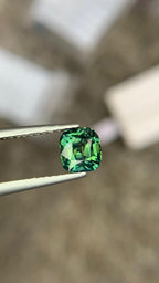 Elegant Natural Blue Green Sapphire 1.47 Carats Loose Gemstone Sri Lanka Sapphire For Jewelry Size