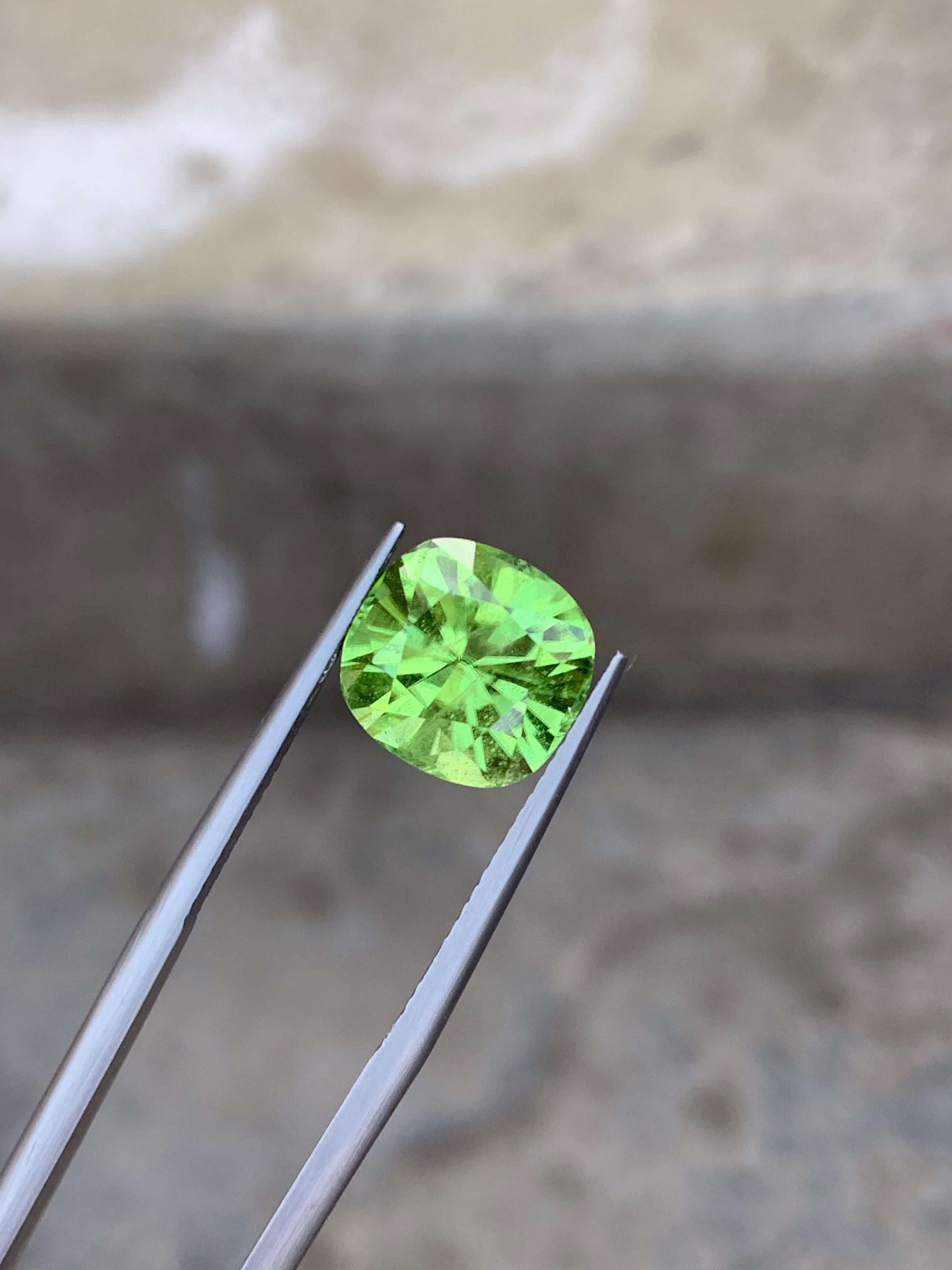 Natural Pakistani Peridot – 6.55 Ct Vibrant Green Gem | 10.7×10.4 mm | Untreated Peridot
