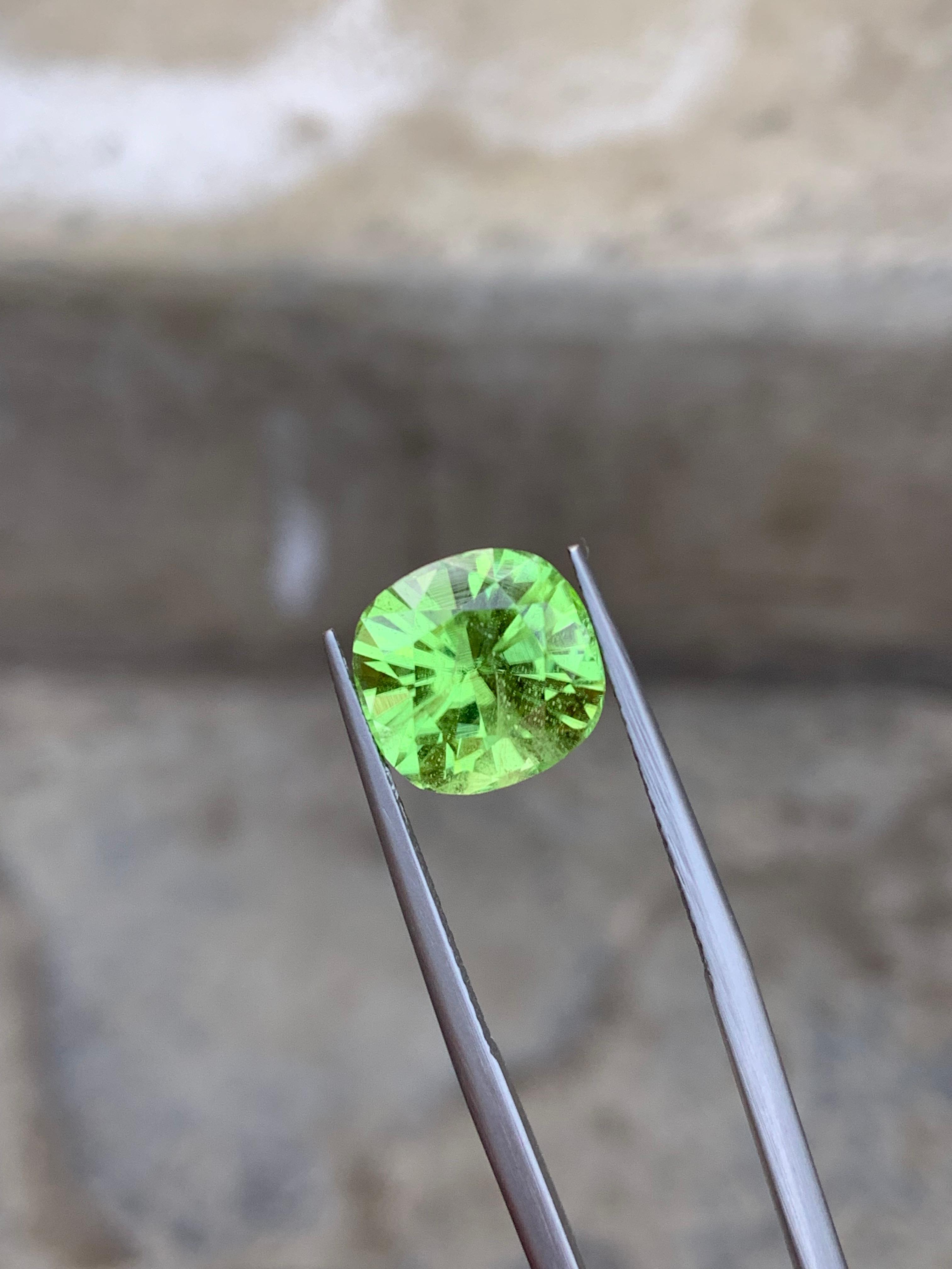 Natural Pakistani Peridot – 6.55 Ct Vibrant Green Gem | 10.7×10.4 mm | Untreated Peridot