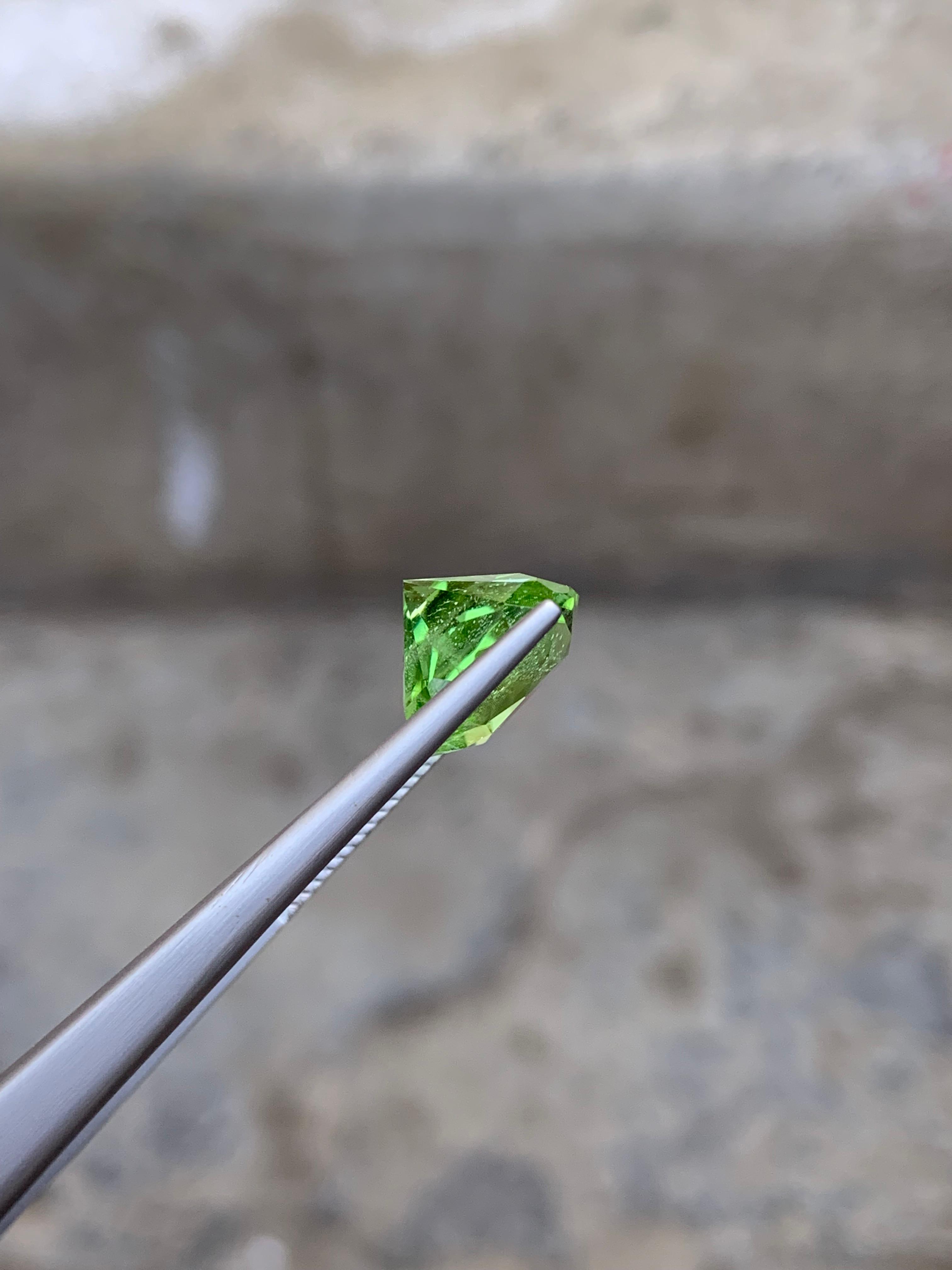 Natural Pakistani Peridot – 6.55 Ct Vibrant Green Gem | 10.7×10.4 mm | Untreated Peridot