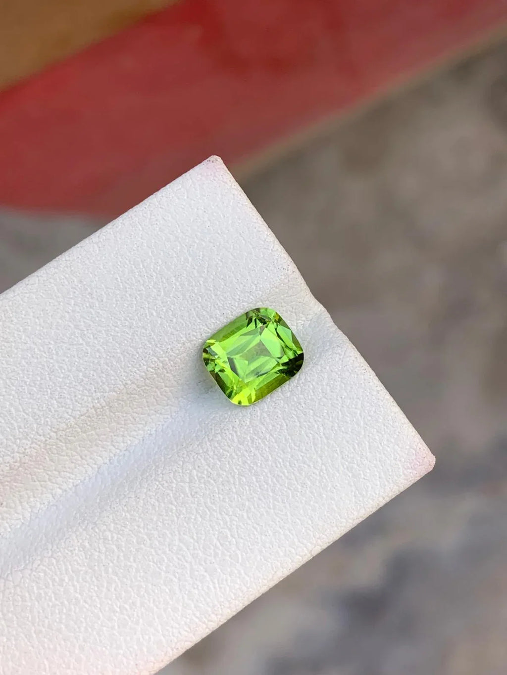Fine Natural Pakistani Peridot – 1.90 Ct VSi Clarity | Untreated Lime-Green Gem