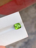 Fine Natural Pakistani Peridot – 1.90 Ct VSi Clarity | Untreated Lime-Green Gem