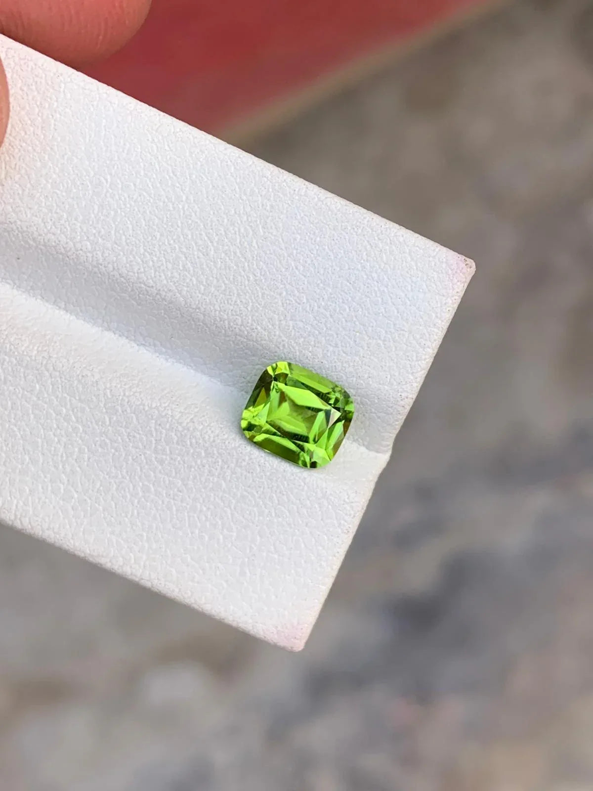 Fine Natural Pakistani Peridot – 1.90 Ct VSi Clarity | Untreated Lime-Green Gem