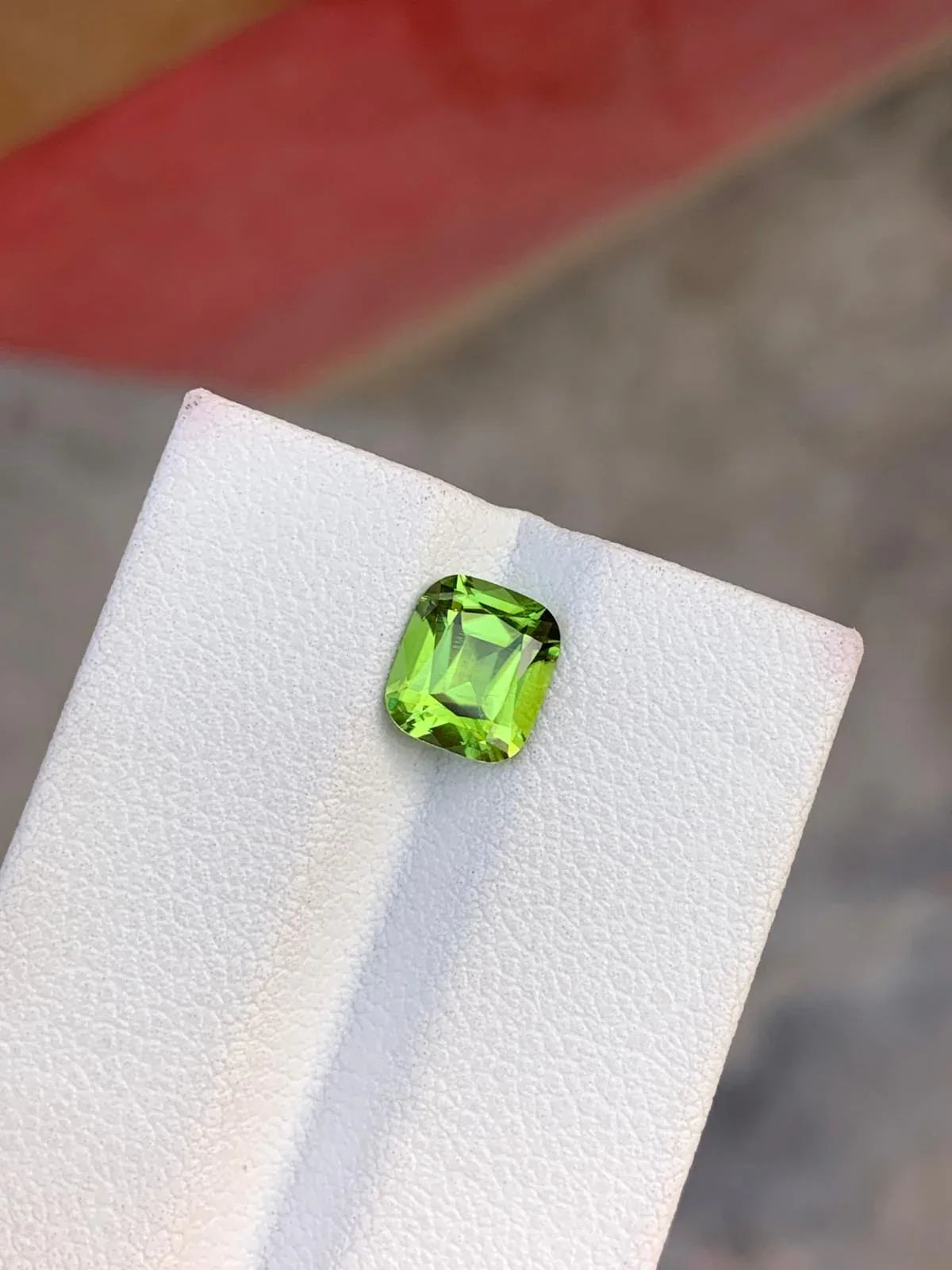 Fine Natural Pakistani Peridot – 1.90 Ct VSi Clarity | Untreated Lime-Green Gem