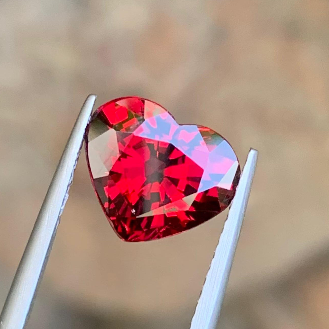 Heart Shape Rhodolite Garnet Stone: 3.93 Carats, Madagascar Origin Main image
