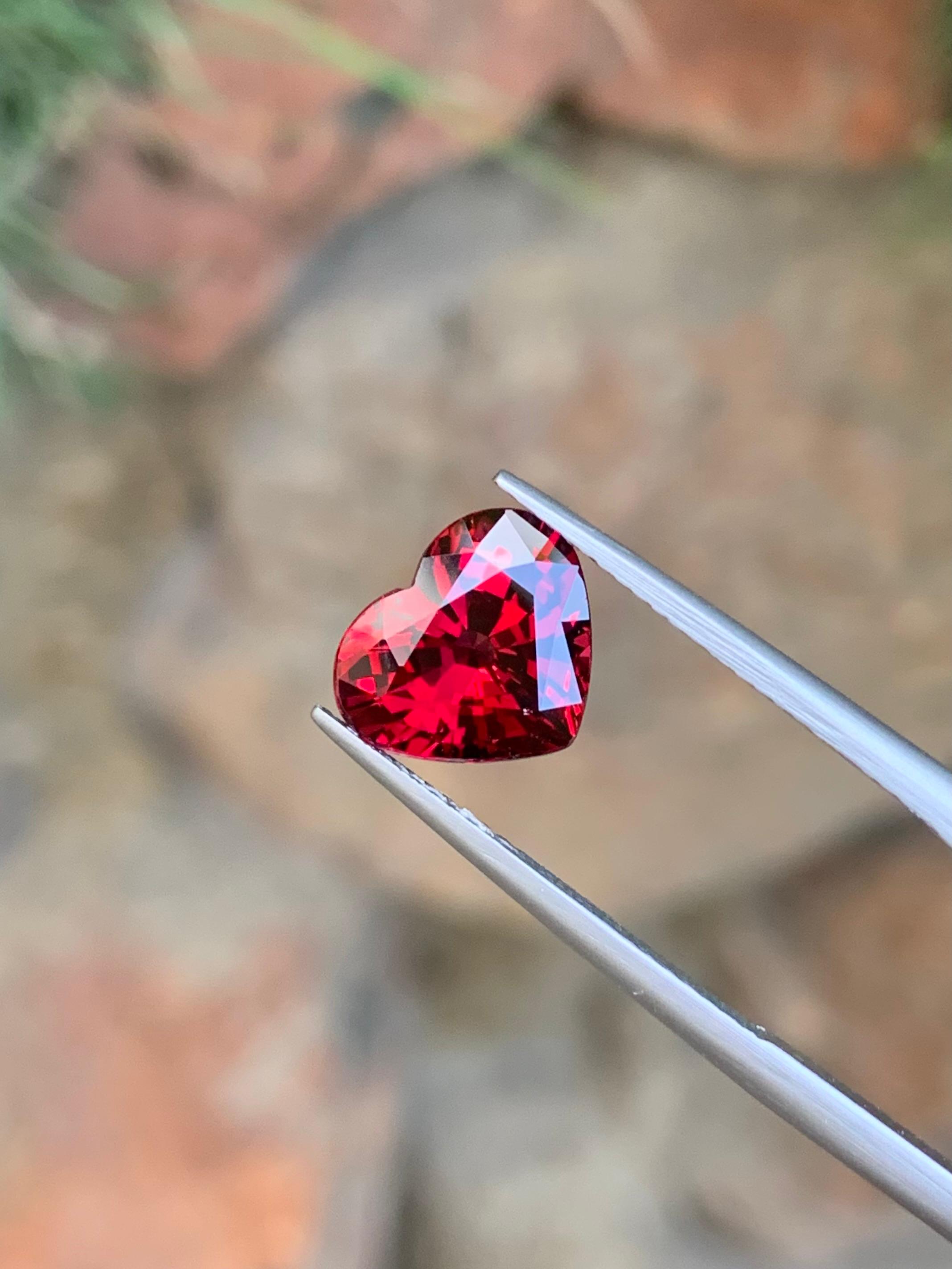 Heart Shape Rhodolite Garnet Stone: 3.93 Carats, Madagascar Origin
