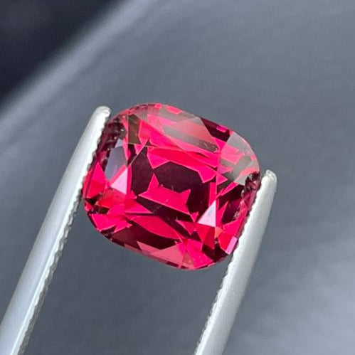 Natural Umbalite Garnet 6.41 Ct – Eye Clean Untreated Pinkish Red Garnet from Tanzania Main image