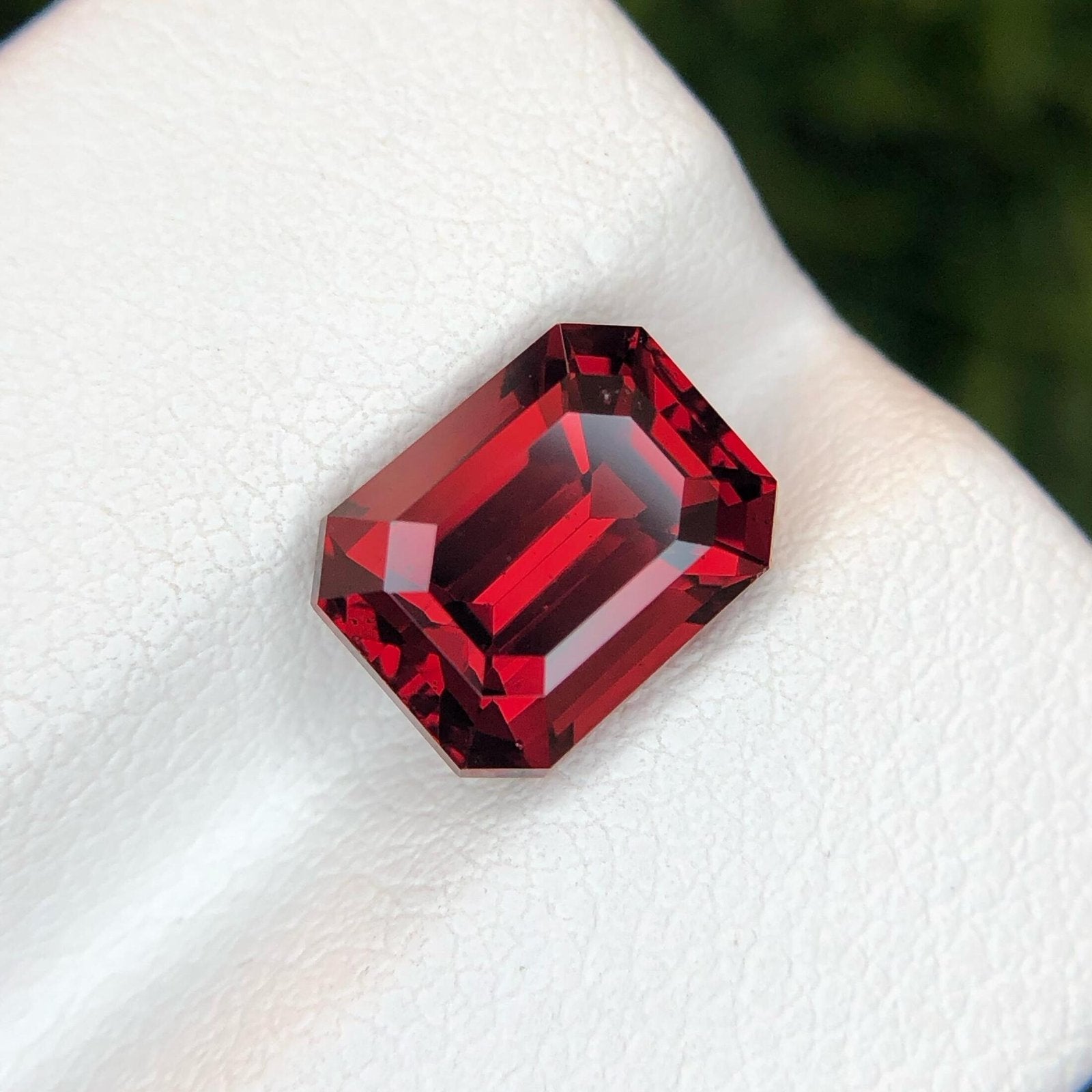 Red Garnet Gemstone For Ring, 3.05 carats