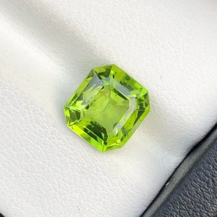 Apple Green Peridot, Loose Peridot For Jewelry - Splendor Gems