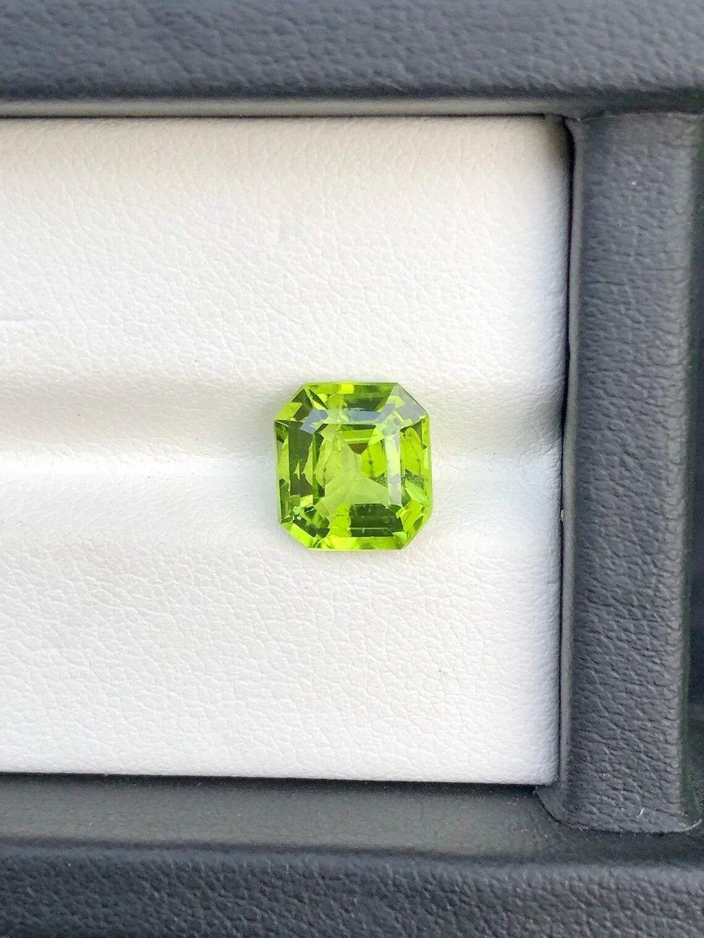 Apple Green Peridot, Loose Peridot For Jewelry - Splendor Gems