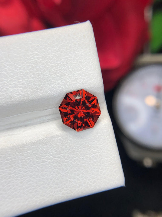 Lava Red Spessartine Garnet - 2.75 Carats, 8x8x5.5mm - Stunning Gemstone for Jewelry Making, Vibrant Color, Exquisite Craftsmanship!
