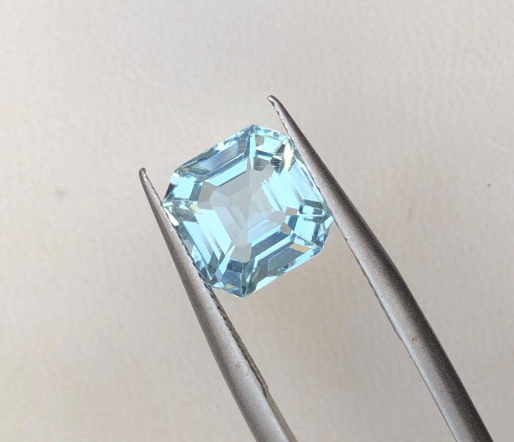 Sky Blue Aquamarine Gemstone: 2.45 Carat Faceted Stone