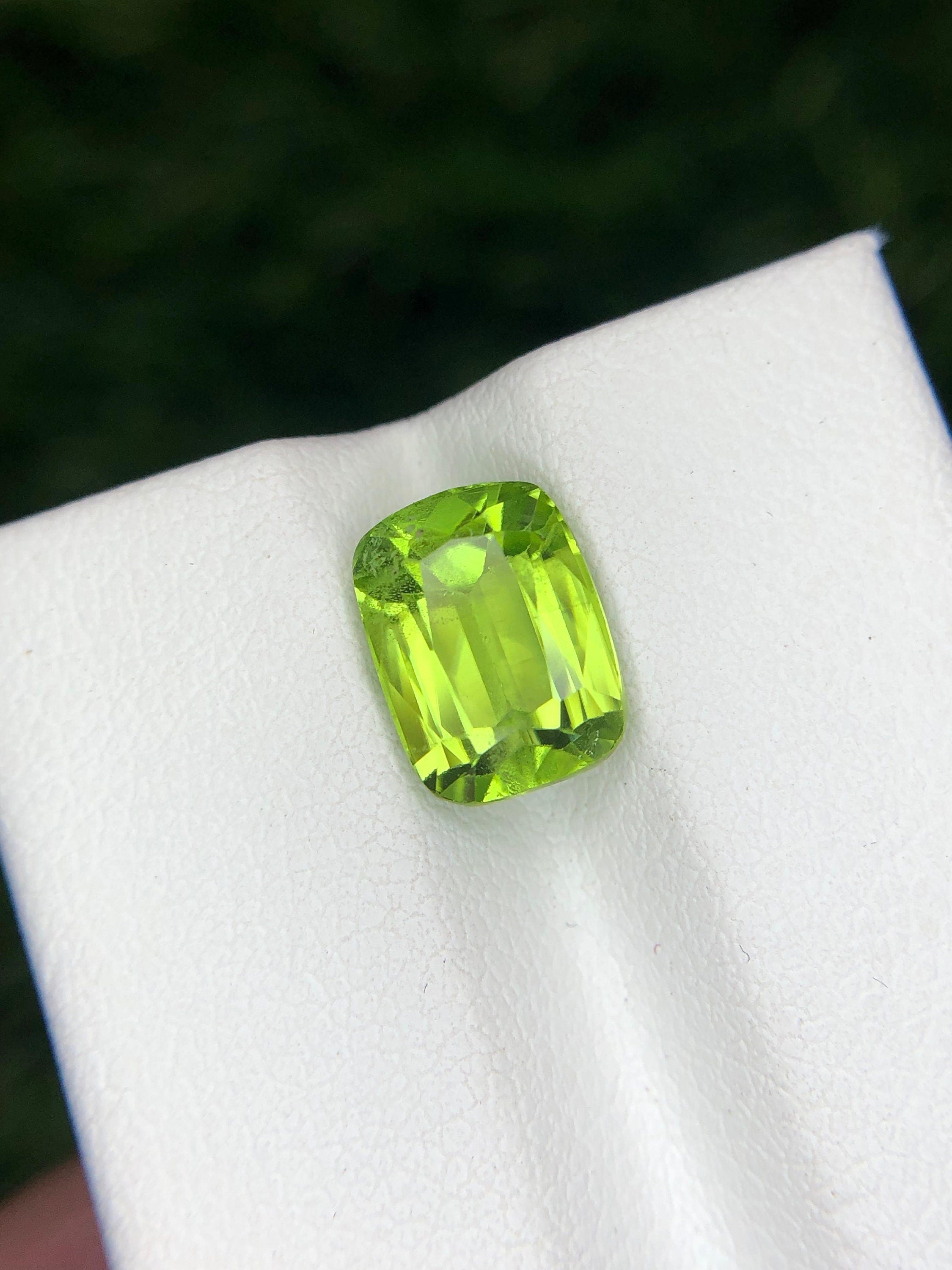 Green Peridot Gemstone: Natural Loose Gem, August Birthstone (2.80 ct) Secondary image