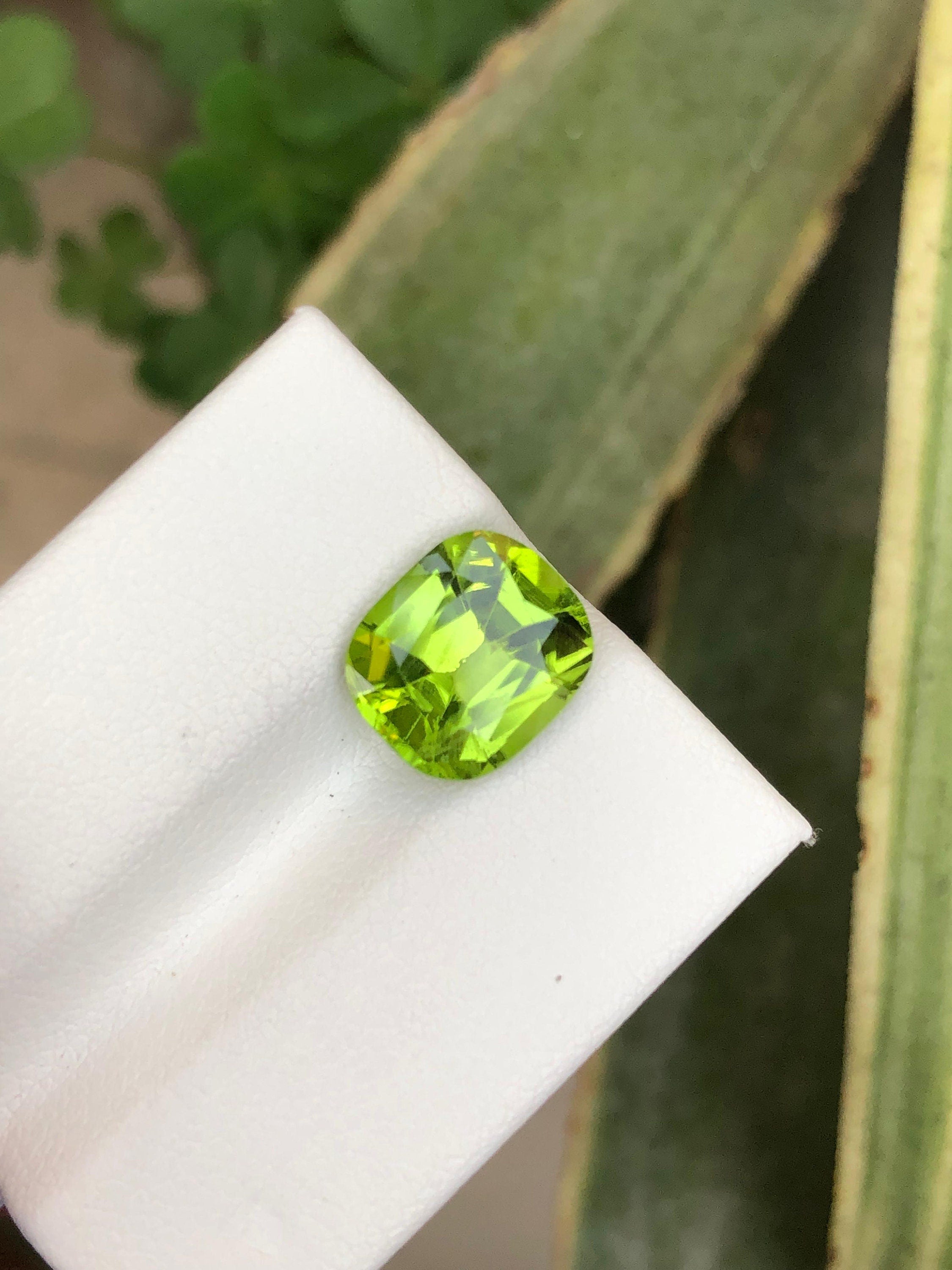 Lime Green Faceted Peridot Gemstone: 3.10 Carat, Kohisan Origin