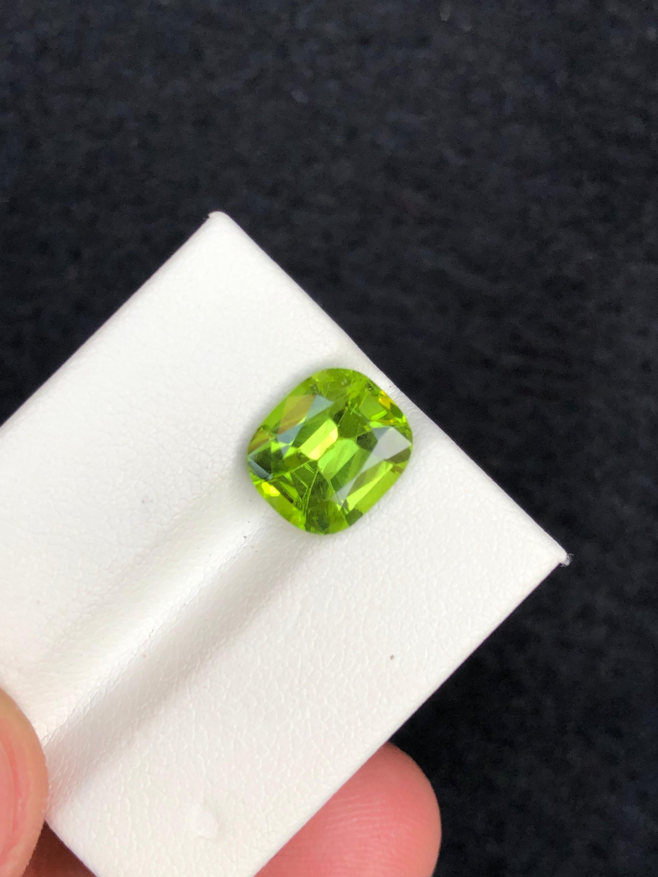 Lime Green Faceted Peridot Gemstone: 3.10 Carat, Kohisan Origin Main image