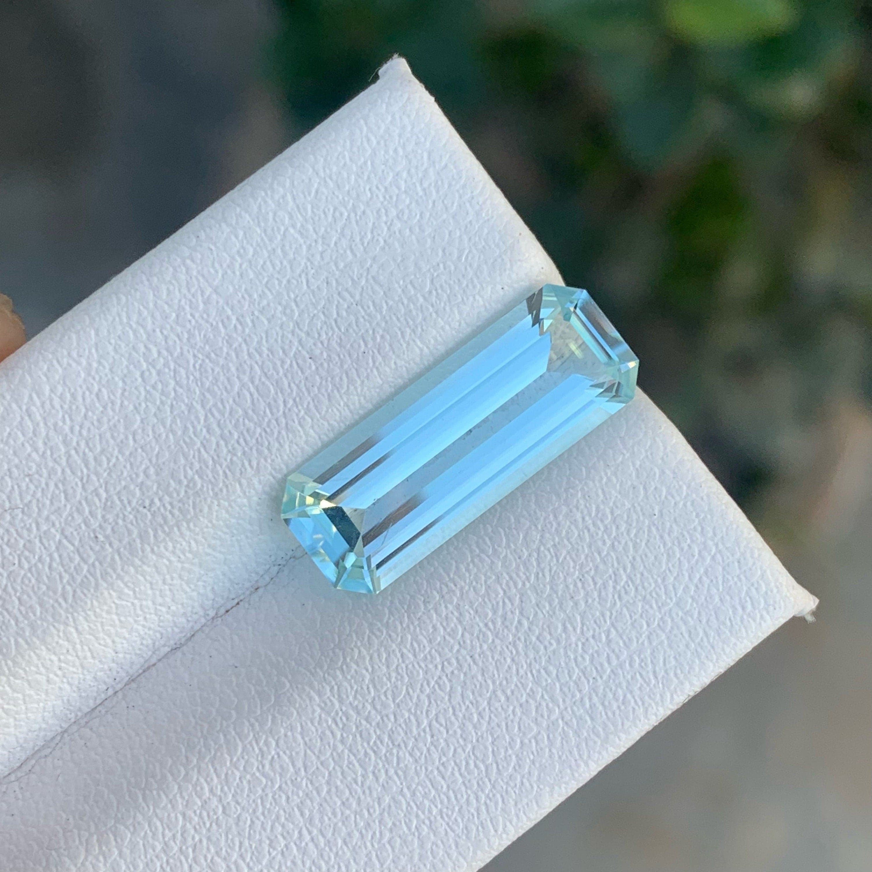 Sky Blue Aquamarine Gemstone: 4.80 ct Emerald Cut Pakistani Stone Secondary image