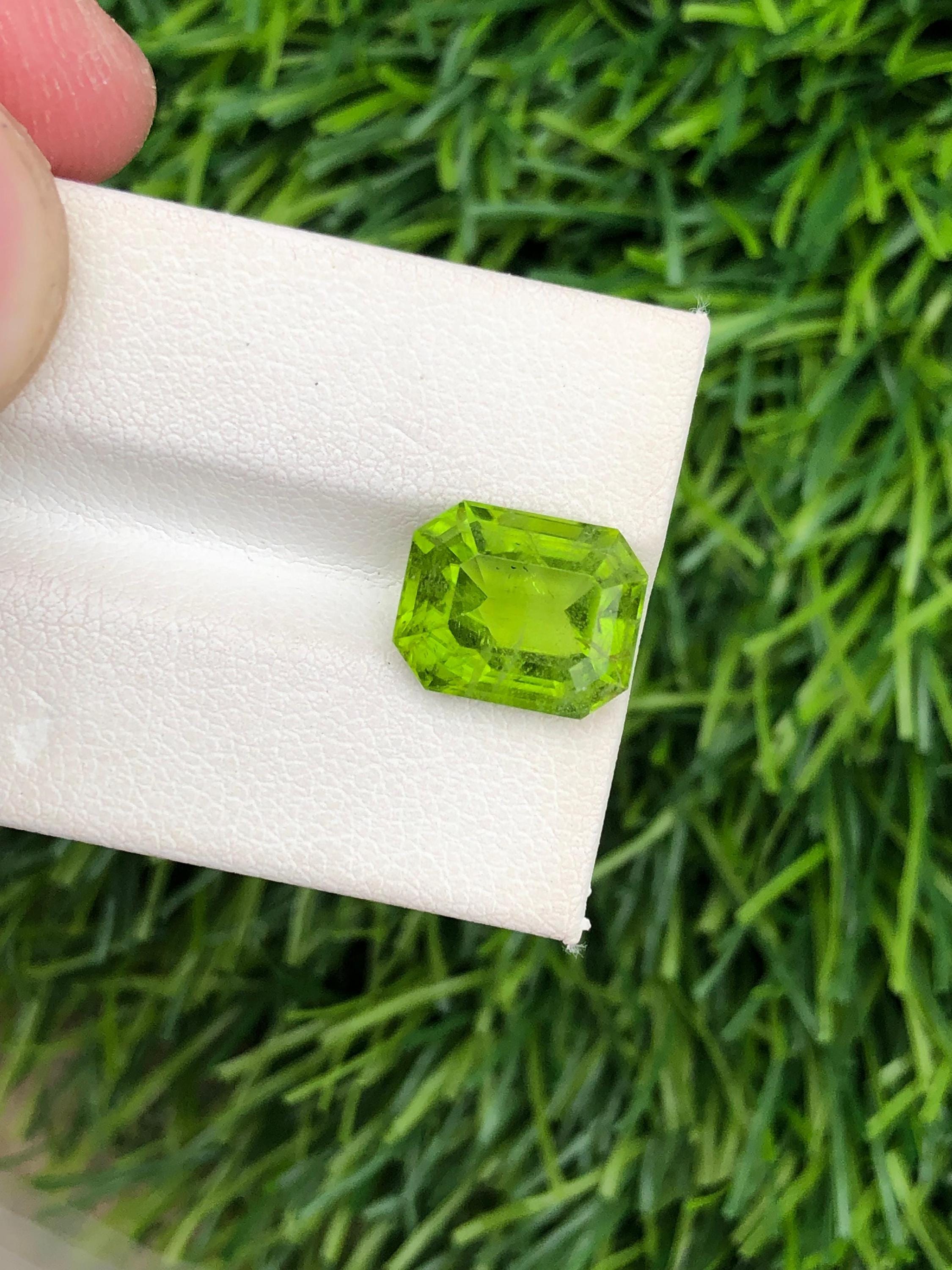 Kiwi Green Peridot Stone: 5.50 ct Precision Cut Gemstone