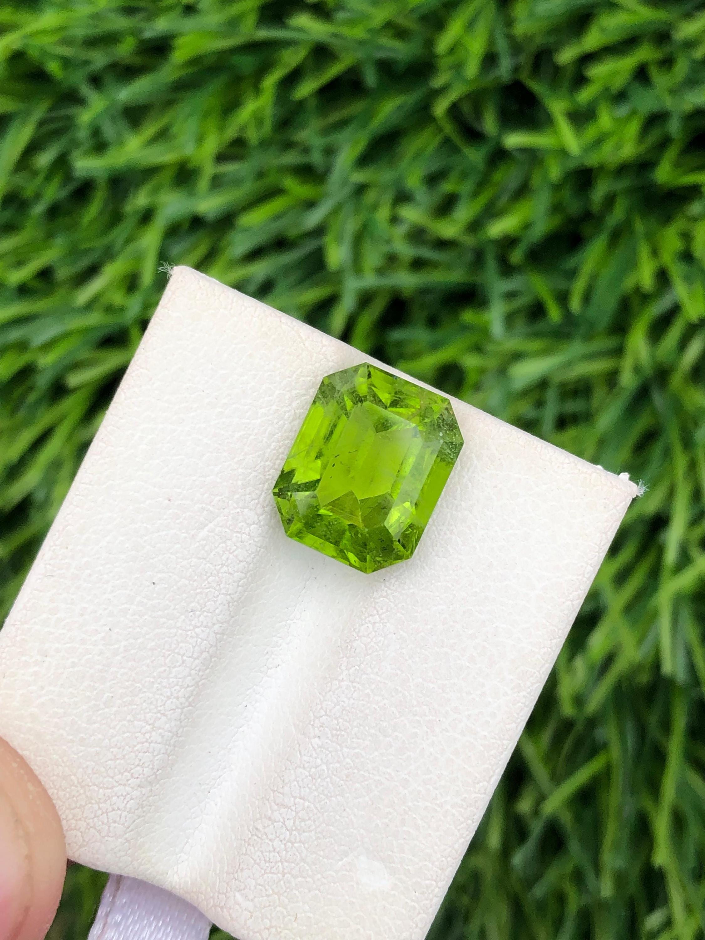 Kiwi Green Peridot Stone: 5.50 ct Precision Cut Gemstone