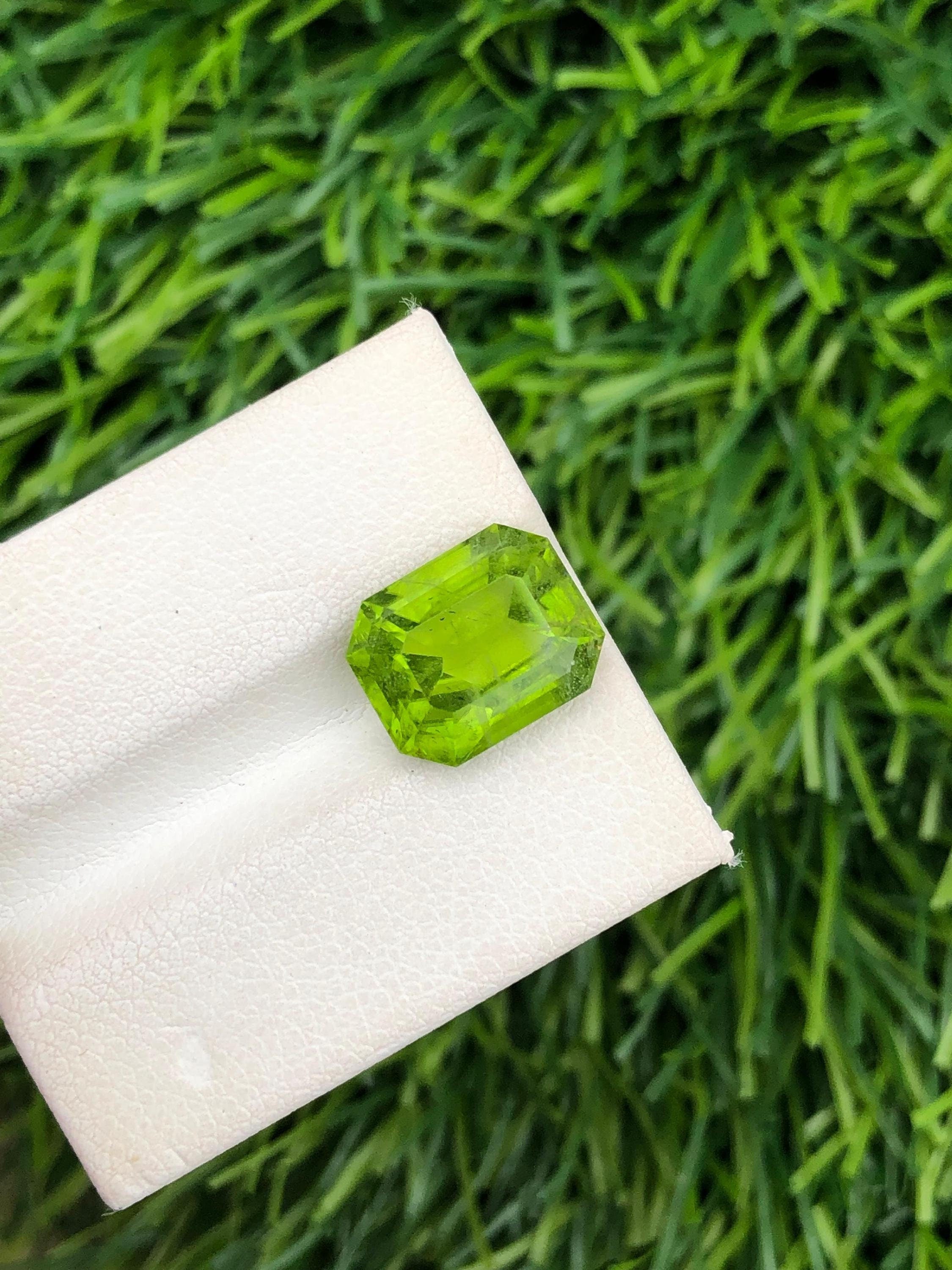 Kiwi Green Peridot Stone: 5.50 ct Precision Cut Gemstone
