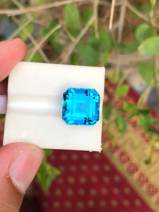 12.80 Carats Electric Blue Topaz Gemstone