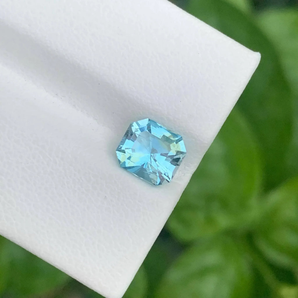 Blizzard Blue Aquamarine Gemstone: 1.45 CTS Octagon Custom Cut - Splendor Gems