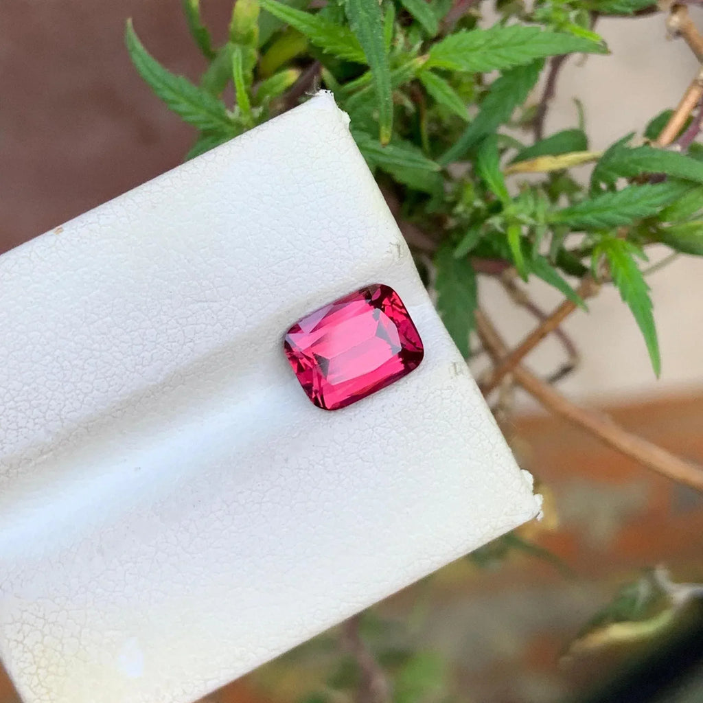 2.15 CTS Pinkish Red Garnet: Emerald Cut Loose Gemstone - Splendor Gems
