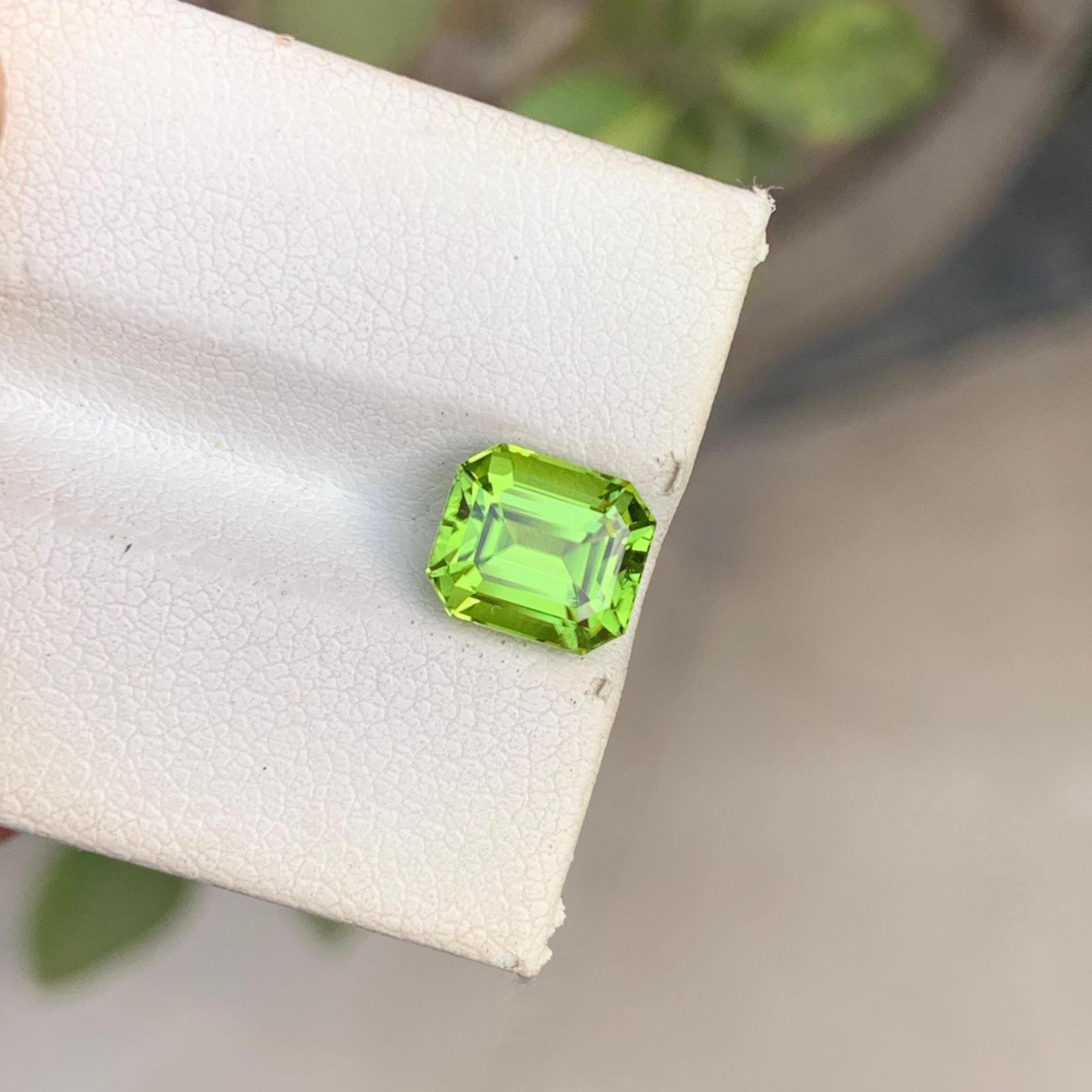 Natural Green Peridot Stone: 2 CT Faceted Asscher Cut, Pakistan Secondary image