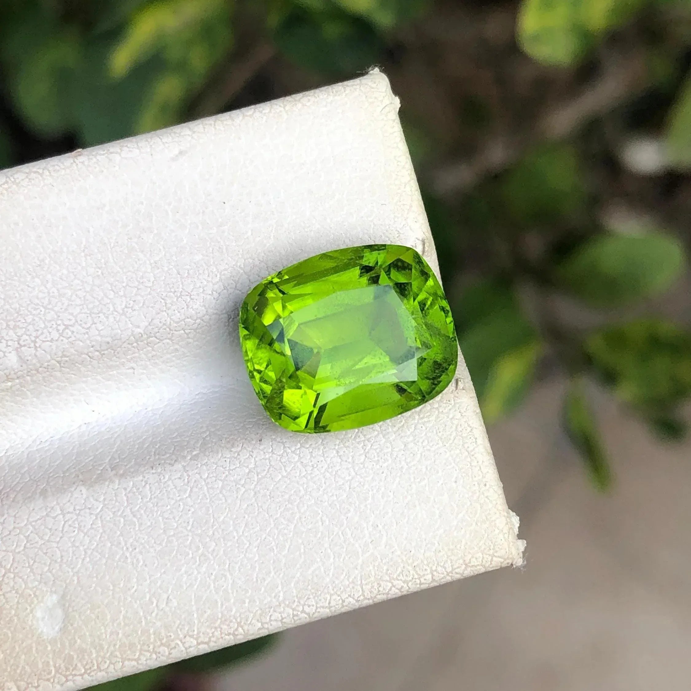7.30 CTS Dark Lime Green Cushion Cut Peridot Gemstone: Pakistan Origin - Splendor Gems