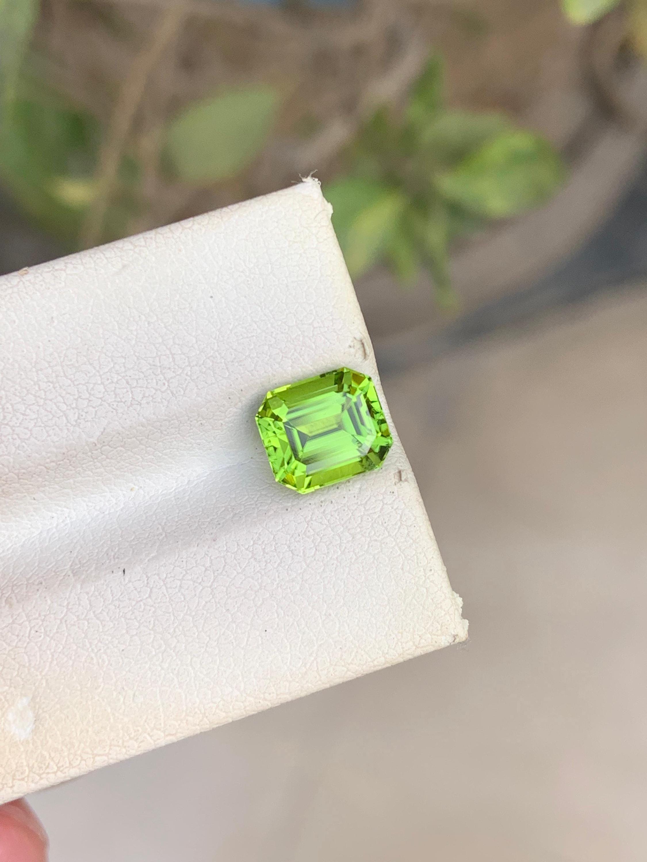 Natural Green Peridot Stone: 2 CT Faceted Asscher Cut, Pakistan